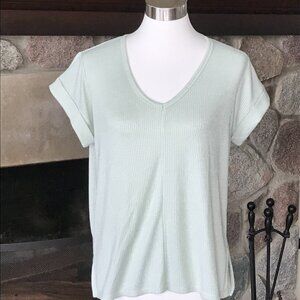 'rag & bone' Light Mint Green V-Neck Tee - Size Medium